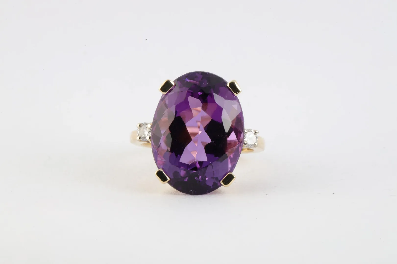 14k Yellow Gold 11.20tcw Amethyst & 0.16tcw Diamond Ring Size 6 (7.25g.)