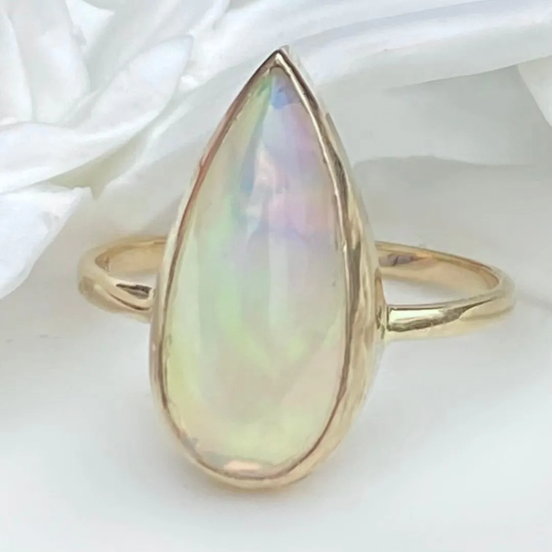 ETHIOPIAN OPAL RING