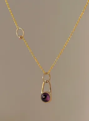 JANE HOLLINGER - 14k yellow gold necklace with Amethyst pendant