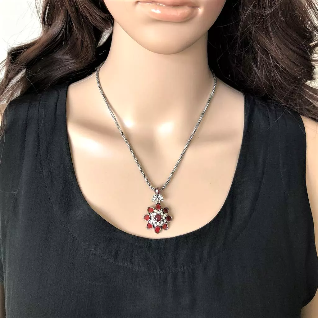 Red Antique Silver Flower Pendant Necklace